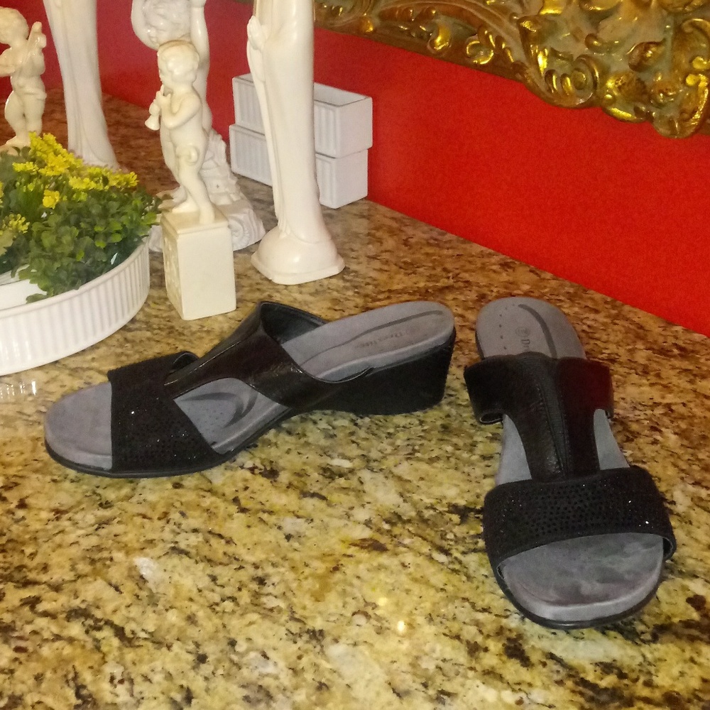 Drexlite Sandals - Picture 3 of 7
